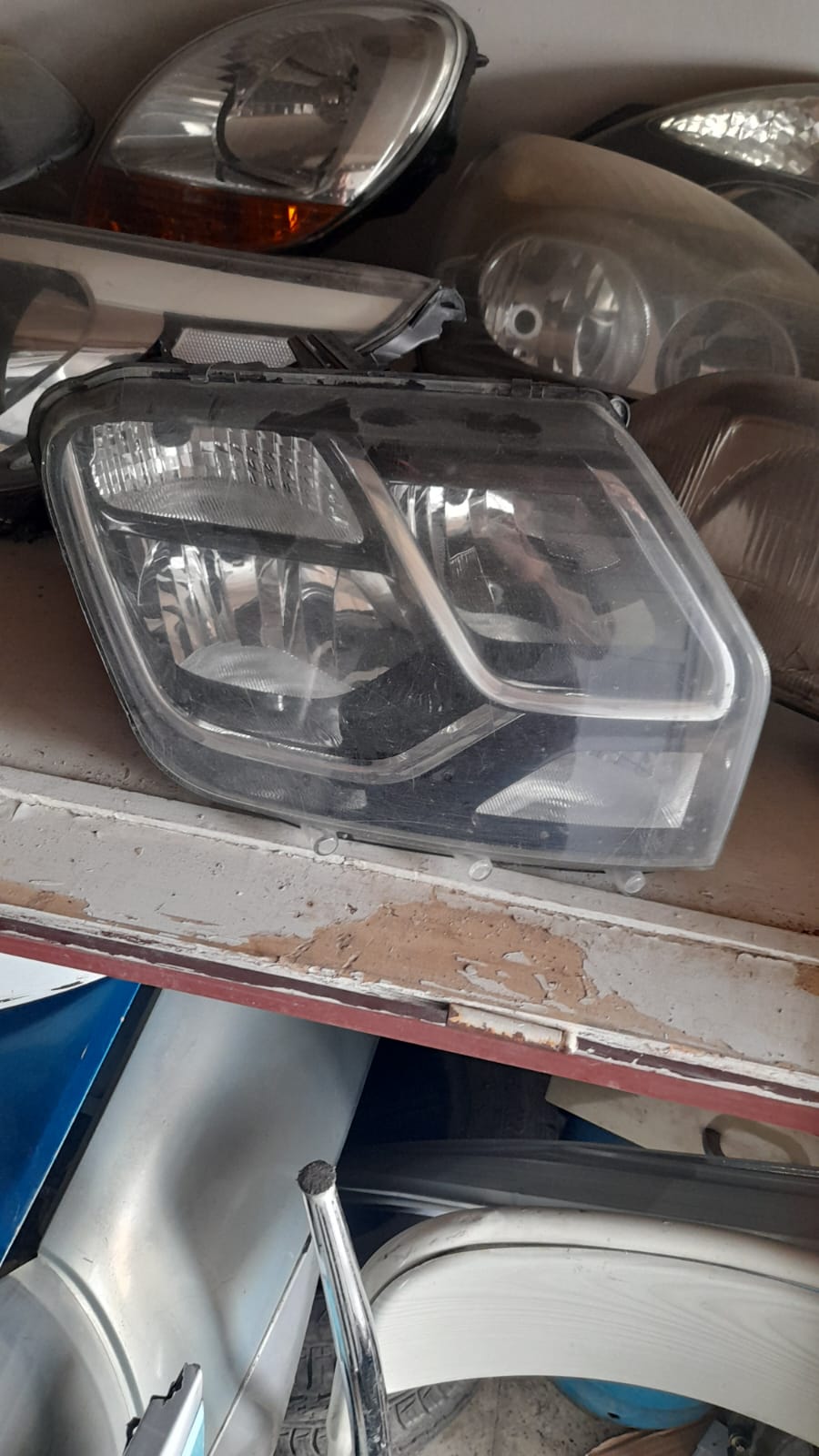 DACİA DUSTER SAG ÖN FAR DACIA DUSTER ÇİKMA PARÇA ANTALYA