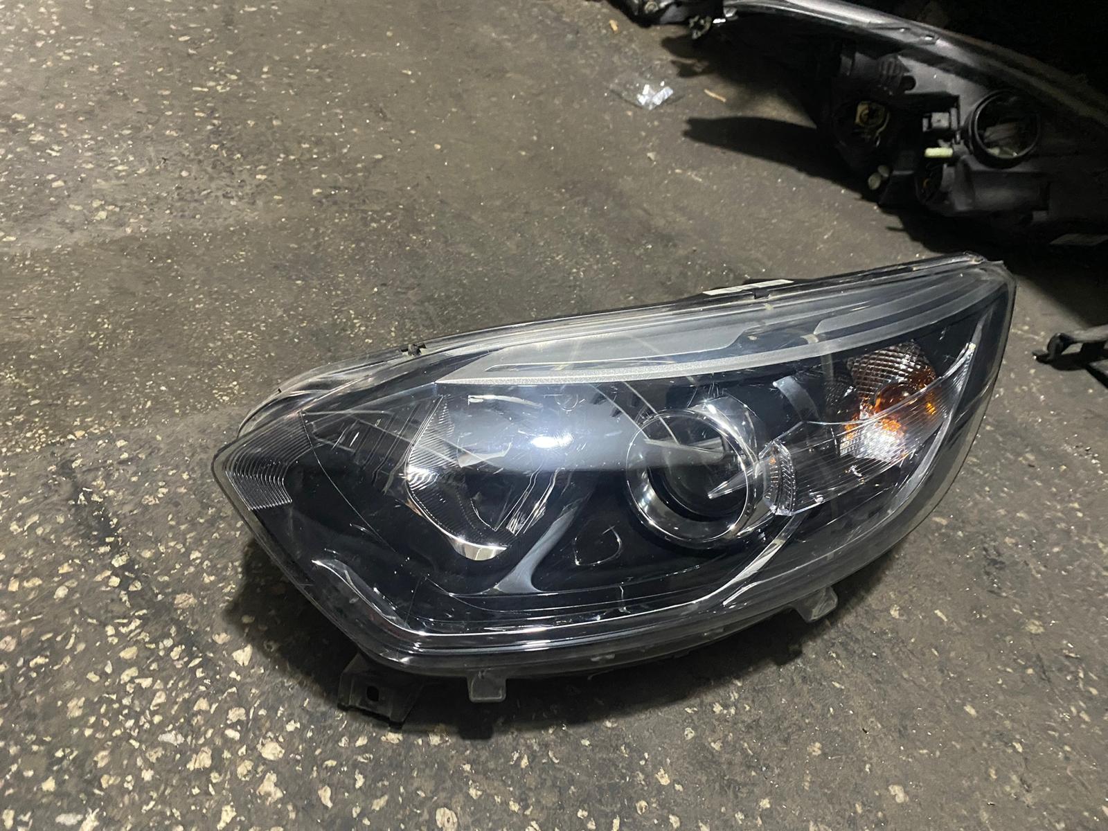 RENAULT CAPTUR SOL ÖN FAR RENAULT CAPTUR ÇİKMA PARÇACI