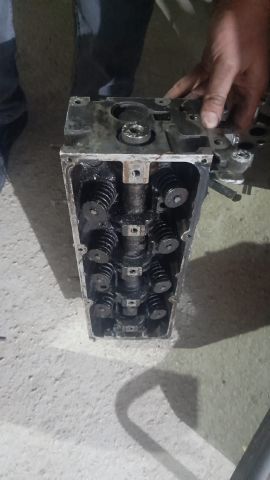 RENAULT CLİO 1.4 BENZİNLİ MOTOR SİLİNDİR KAPAGI