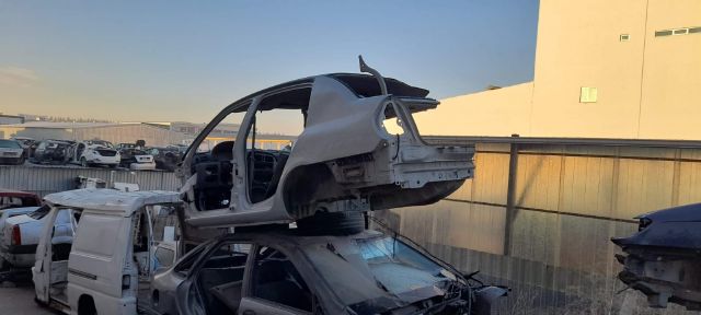 RENAULT CLİO 2 SEDAN SOL ARKA KESME