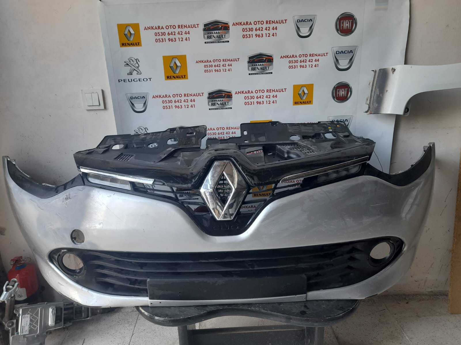 RENAULT CLİO 4 ÇİKMA ORJİNAL ÖN TAMPON RENAULT CLİO 4 ÇİKMA PARÇACI