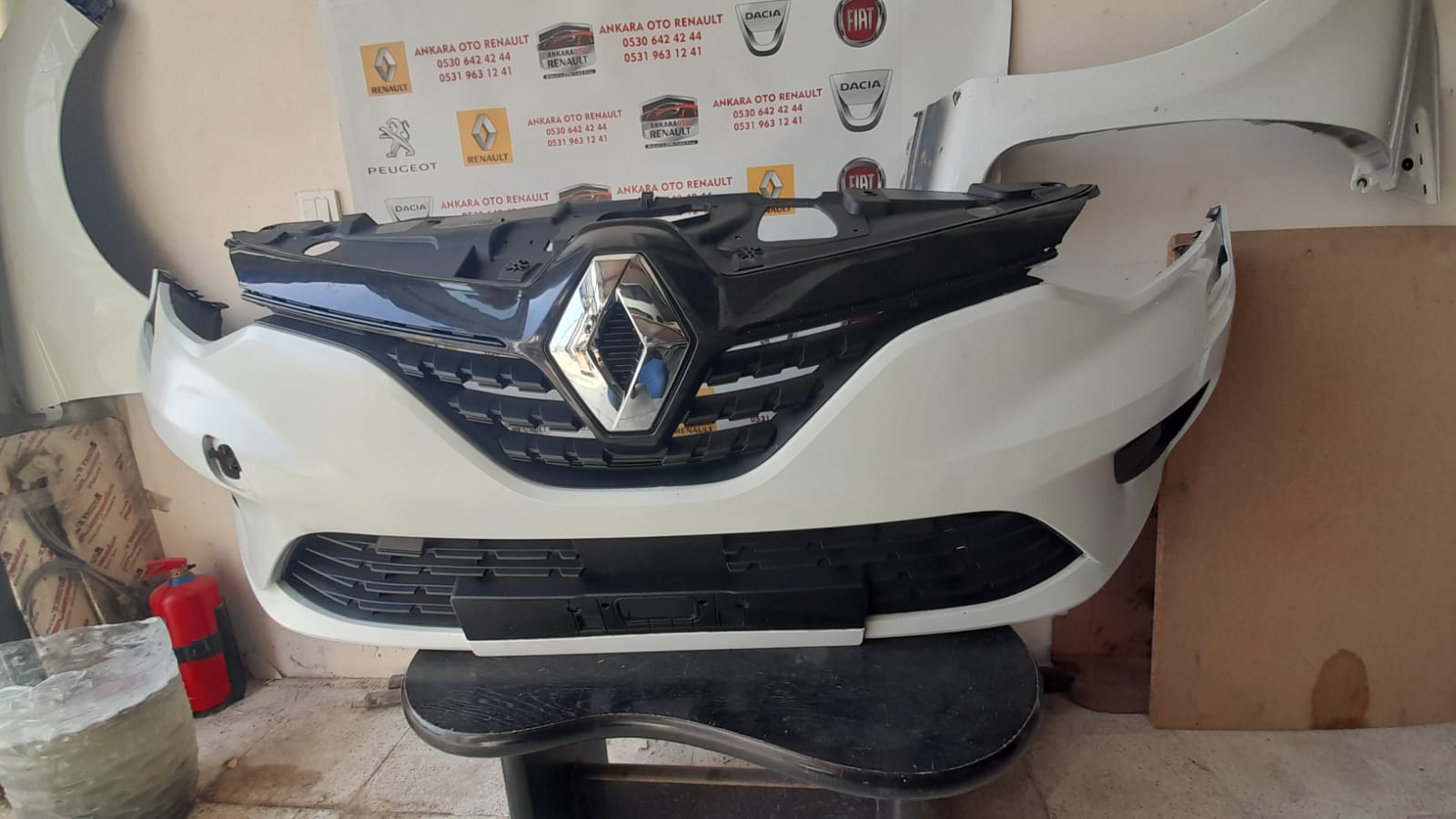 RENAULT CLİO 5 ÇİKMA BEYAZ ÖN TAMPON RENAULT CLİO 5 ÇİKMA PARÇA İSTANBUL