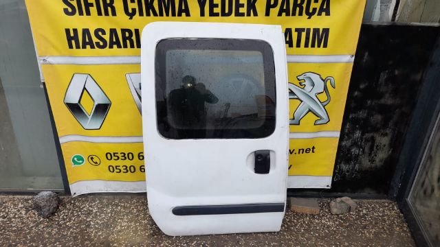 RENAULT KANGO SAG SÜRGÜLÜ KAPI RENAULT KANGO ÇİKMA PARÇA