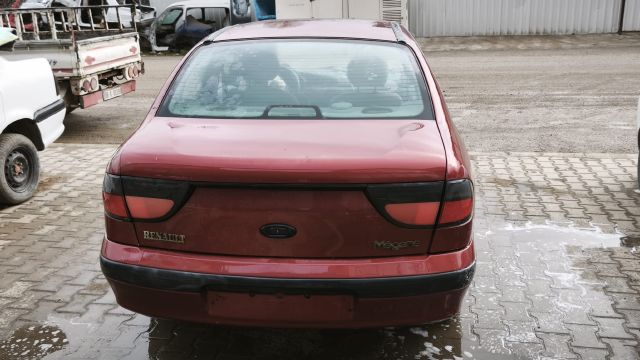 renault megane 1 arka bagaj kapagı arka tampon ankara renault çikma yedek parça