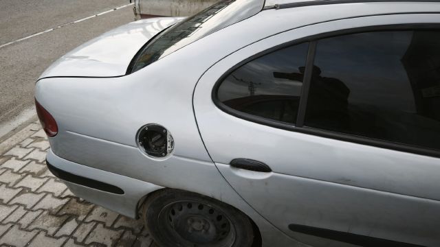 renault megane 1 sag arka çamurluk