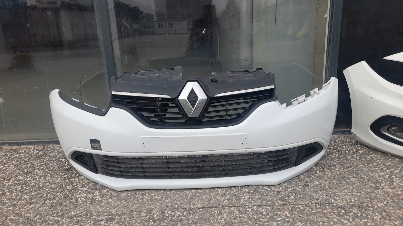 RENAULT SYMBOL JOY ÇİKMA ORJİNAL ÖN TAMPON RENAULT SYMBOL ÇİKMA PARÇACI